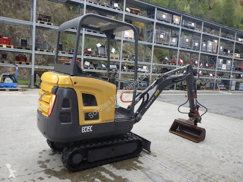 جرافة Volvo EC 15 C