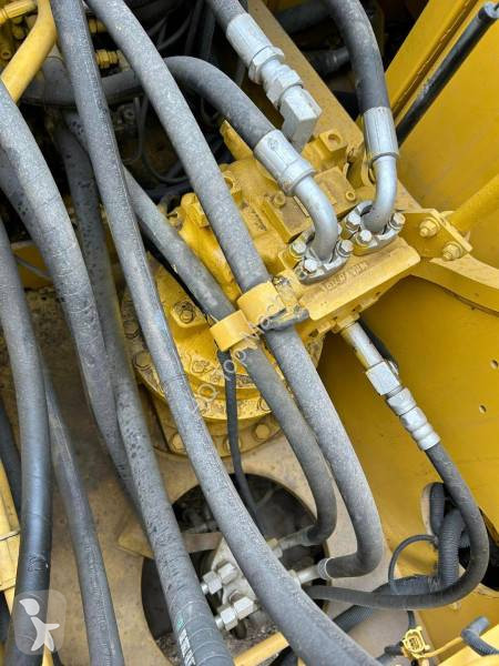 جرافة Komatsu