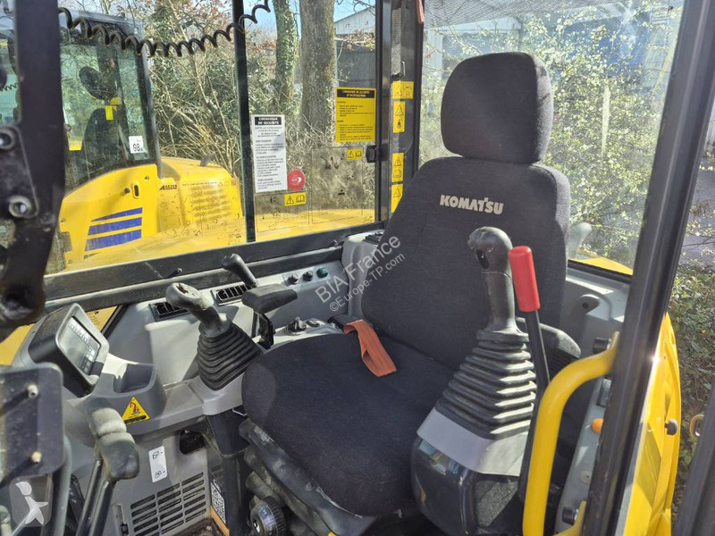 جرافة Komatsu PC80MR-5