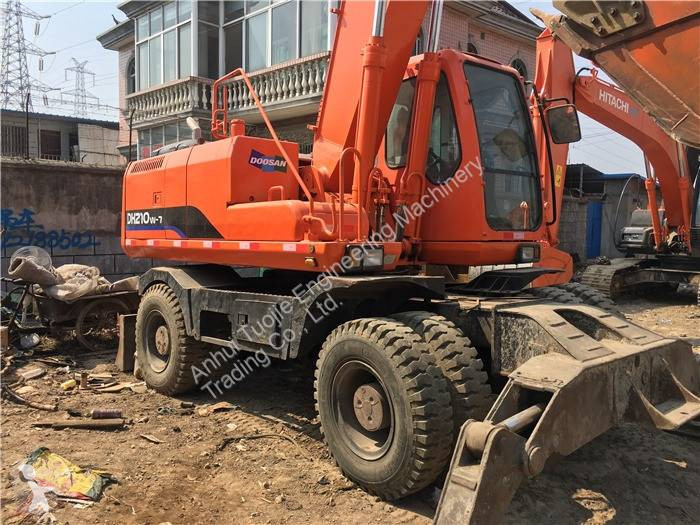 جرافة Doosan DH210W