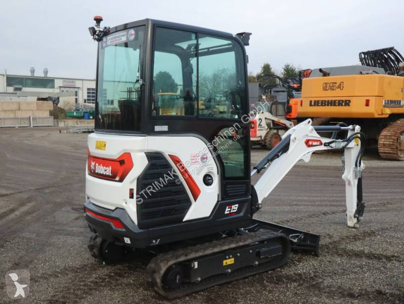 Lopatový nakládač Bobcat E19 R2