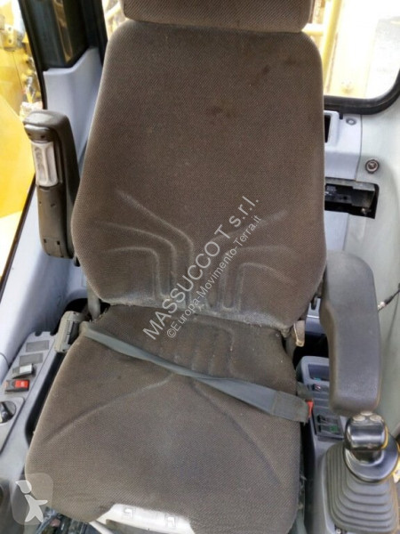 Rýpadlo Komatsu PW220-MH