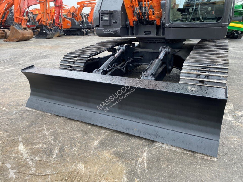 Экскаватор Hitachi ZX225 USBLC