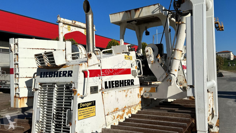 جرافة Liebherr RL 22 B