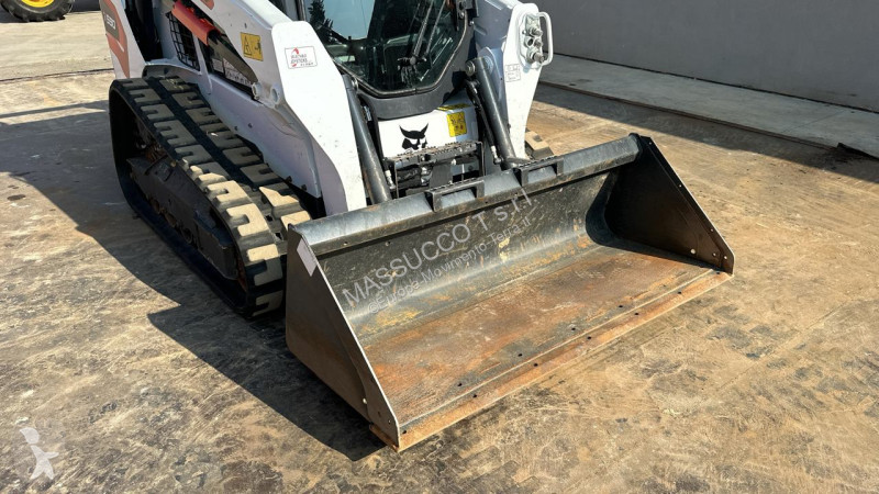 Lopatový nakládač Bobcat T590