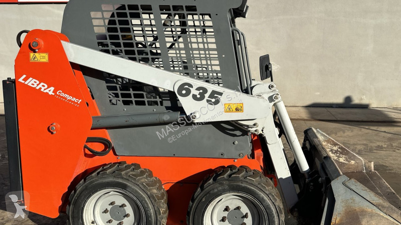 Escavatore Libra 635