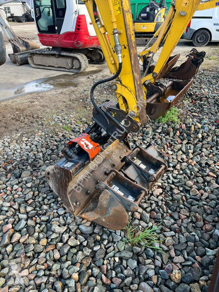 جرافة Komatsu PC18MR-5