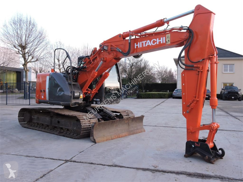 جرافة Hitachi ZX135