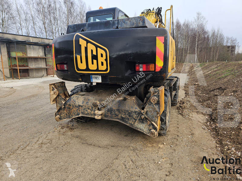 جرافة JCB