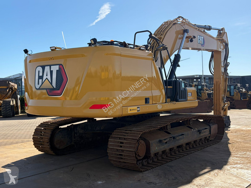 Lopatový nakládač Caterpillar