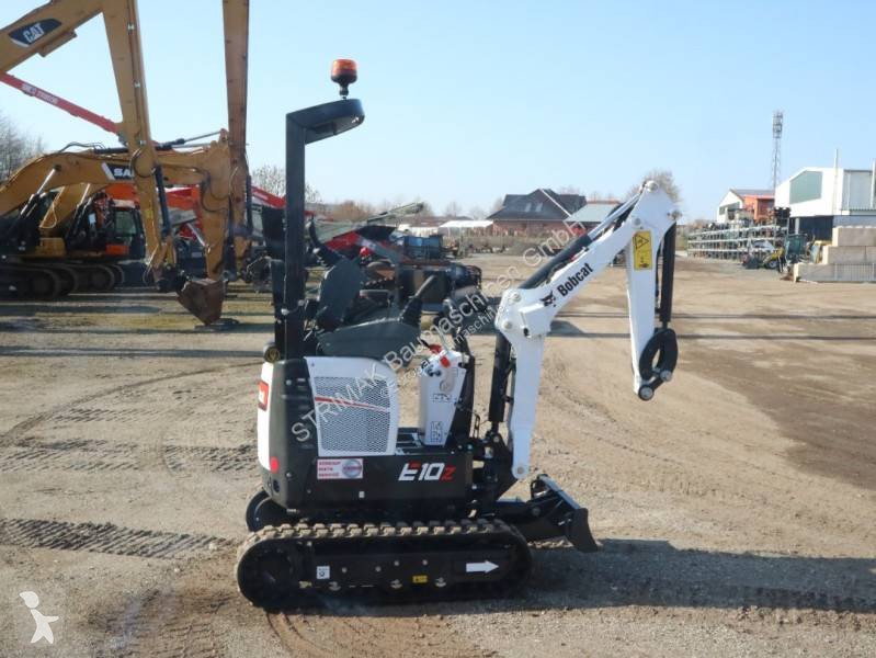Lopatový nakládač Bobcat E 10z