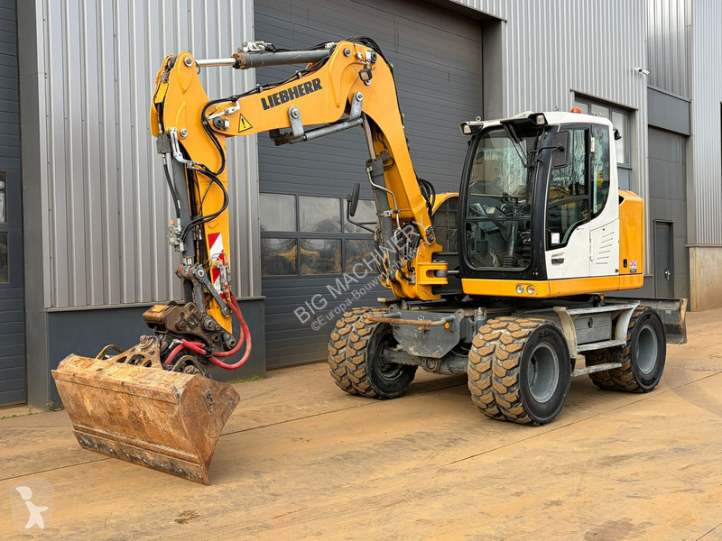جرافة Liebherr Compact