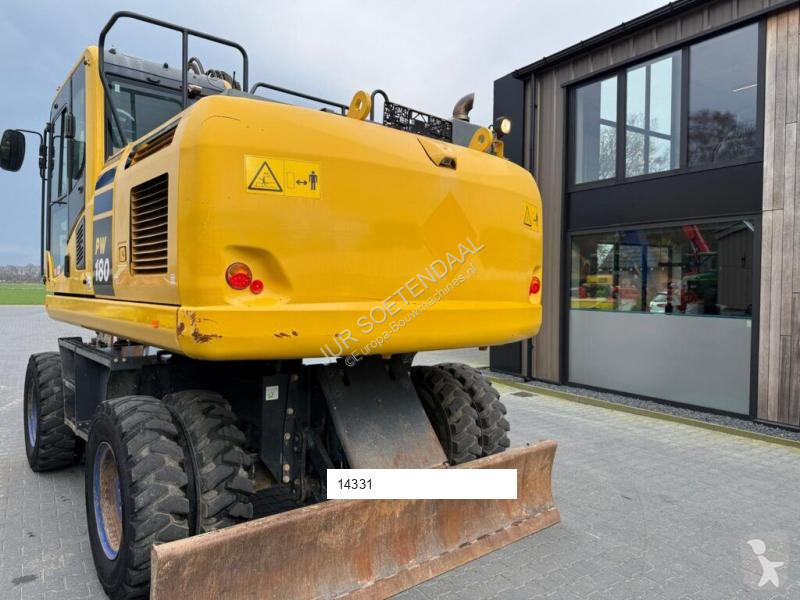 جرافة Komatsu 10