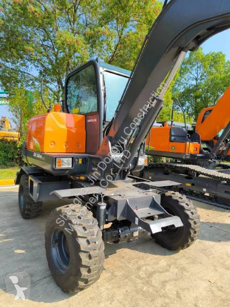 Lopatový nakládač Develon DX60W ECO