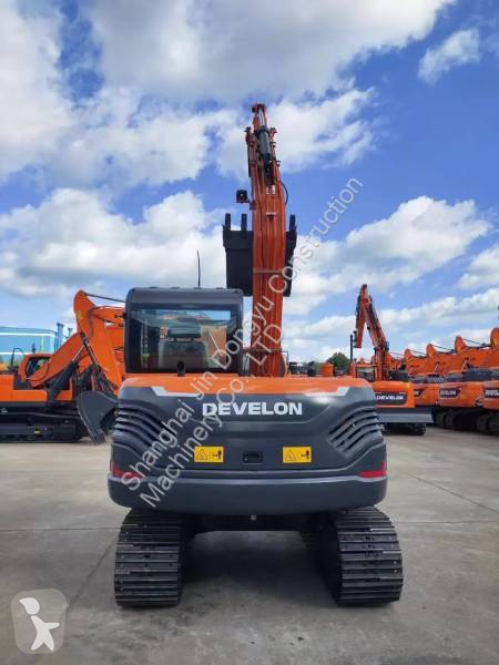 Lopatový nakládač Develon DX75
