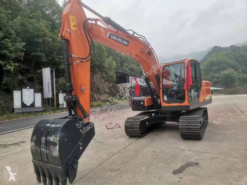 Lopatový nakládač Develon DX150LC