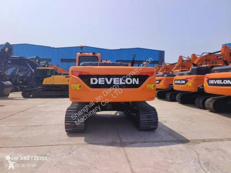Lopatový nakládač Develon DX220LCA