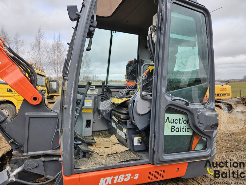 Экскаватор Kubota KX 183-3