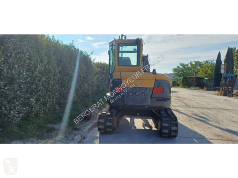 جرافة Volvo ECR58