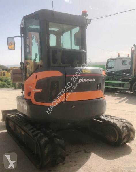 Lopatový nakládač Doosan DX50Z-7