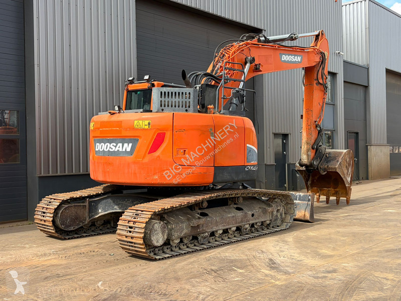 جرافة Doosan