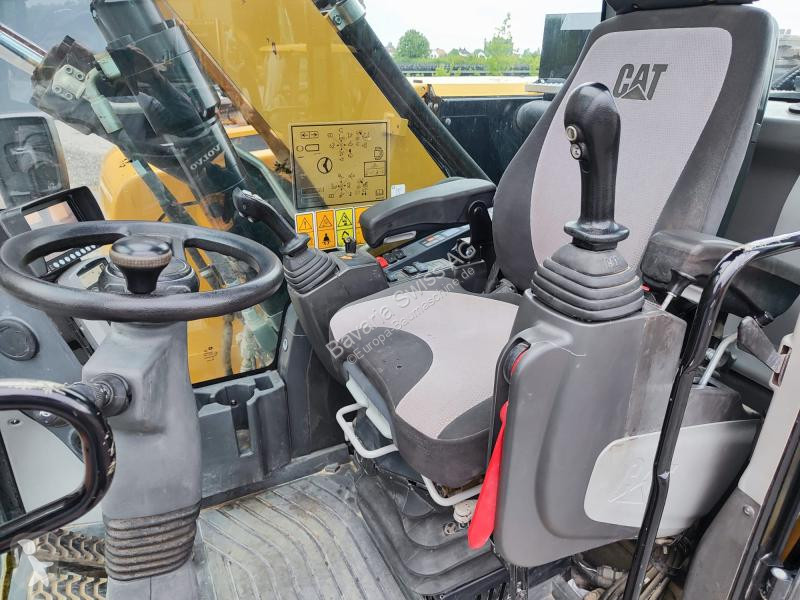 جرافة Caterpillar F