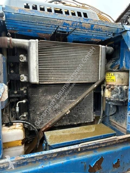 جرافة Komatsu LC7