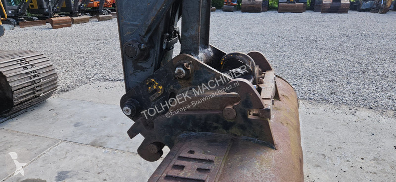 جرافة Volvo EC140