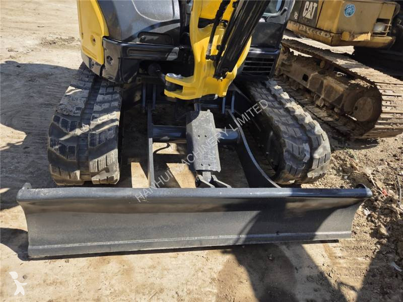 Lopatový nakládač Yanmar VIO 55-6B