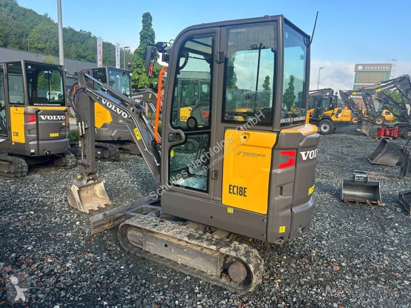 جرافة Volvo EC 18 E