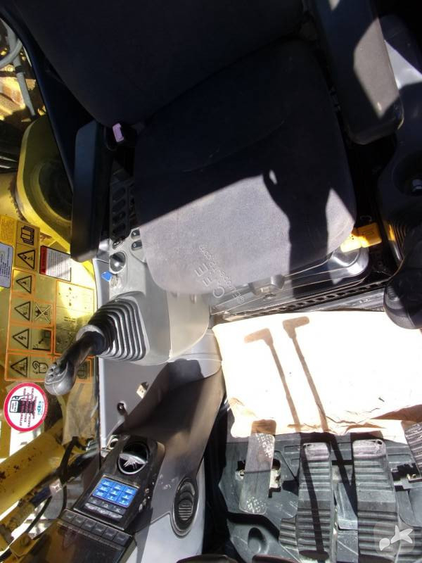 جرافة Komatsu