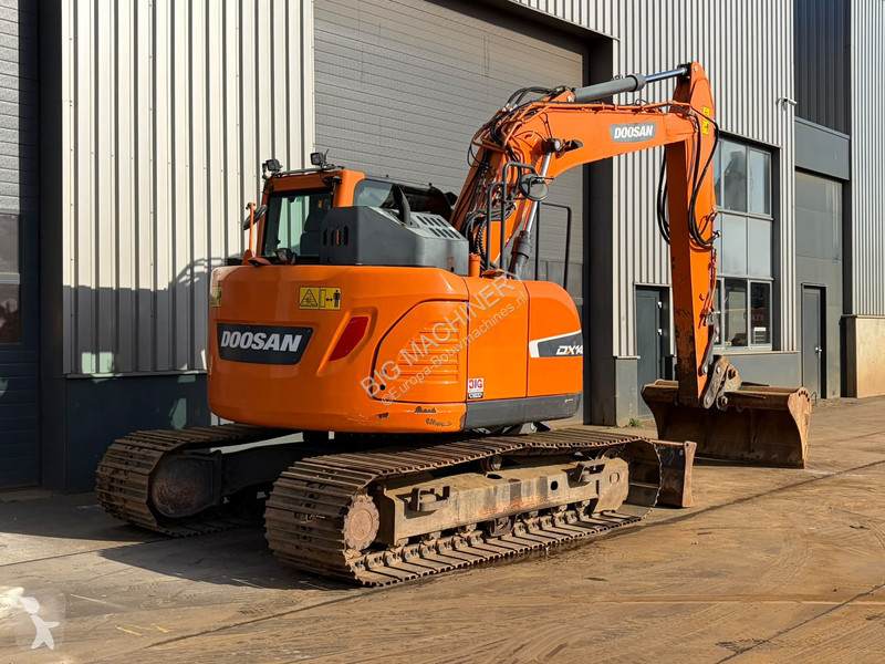 جرافة Doosan 5