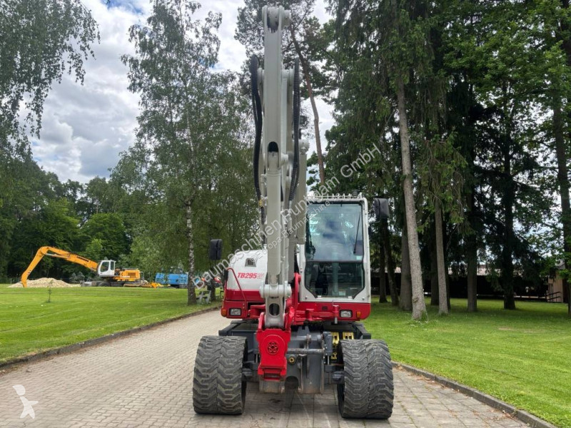 جرافة Takeuchi TB 295 W
