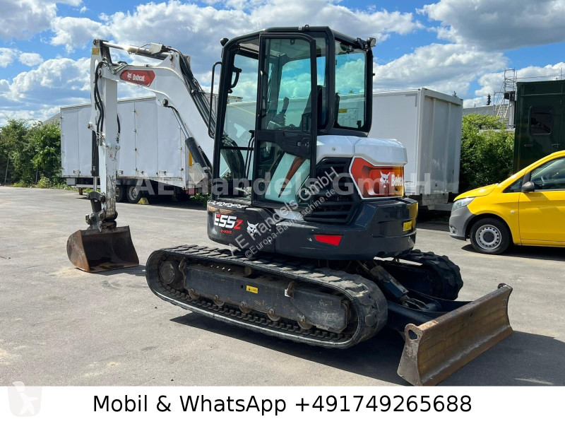 جرافة Bobcat...