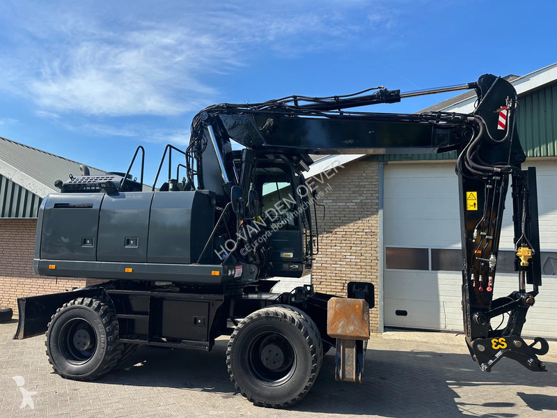 جرافة Komatsu 10