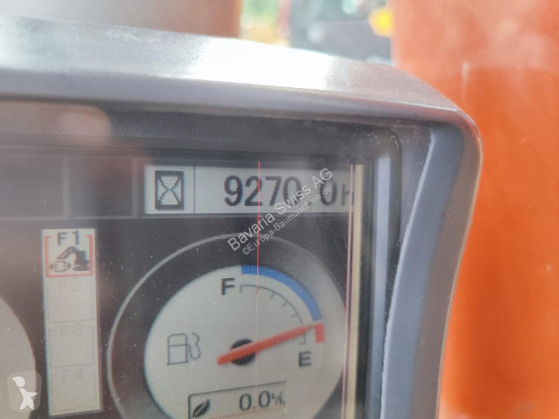 Lopatový nakládač Hitachi 3