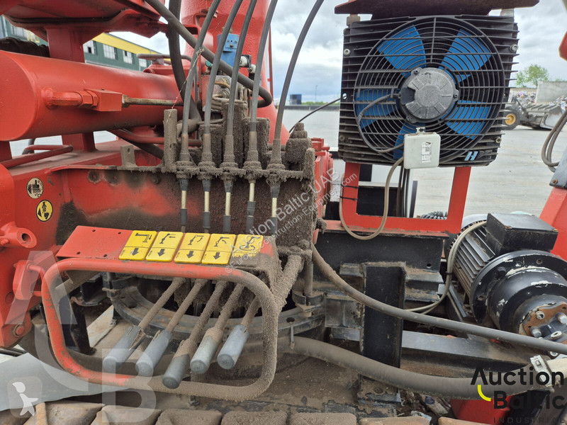 Excavator  HDS
