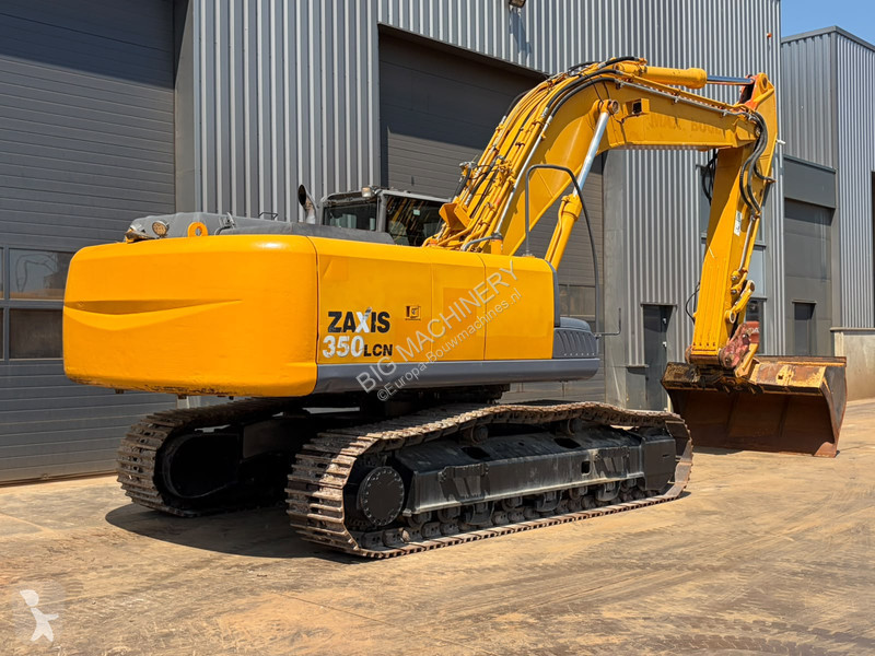 Lopatový nakládač Hitachi 3