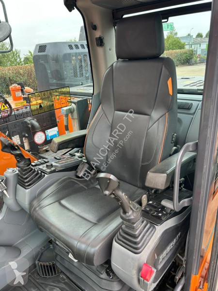 جرافة Doosan 7