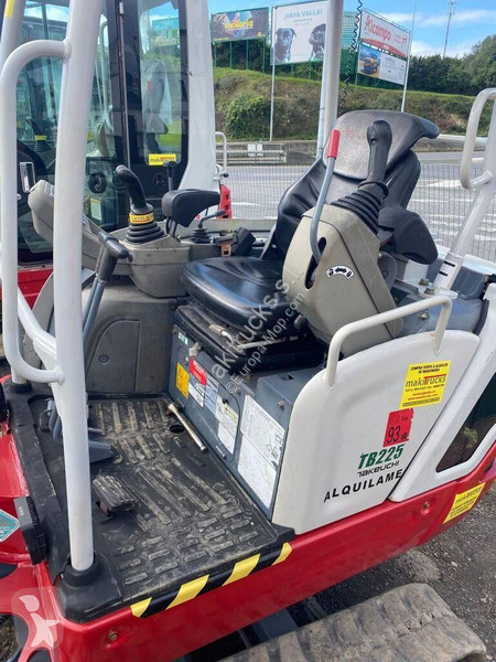 Rýpadlo Takeuchi TB225
