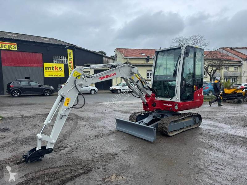 Lopatový nakládač Takeuchi 230