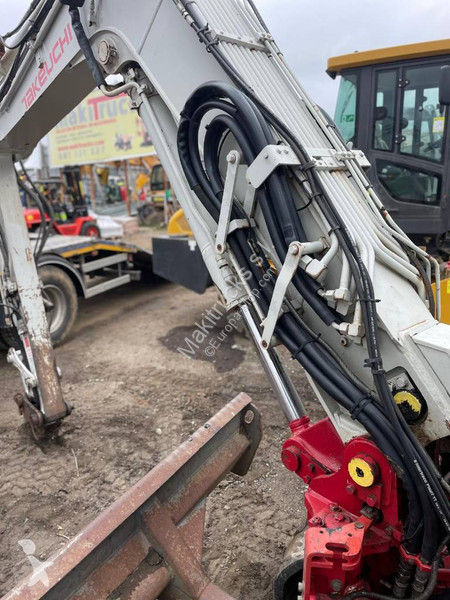 Lopatový nakládač Takeuchi TB180
