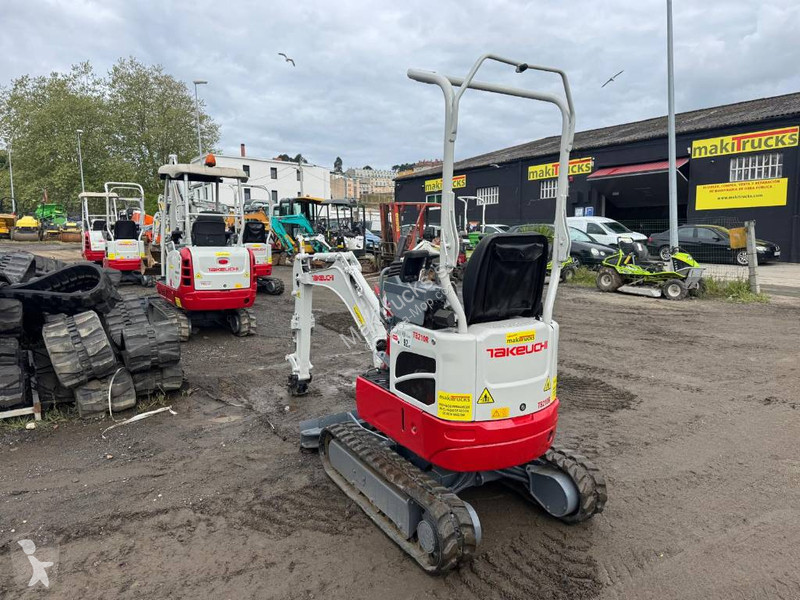 Rýpadlo Takeuchi TB210R