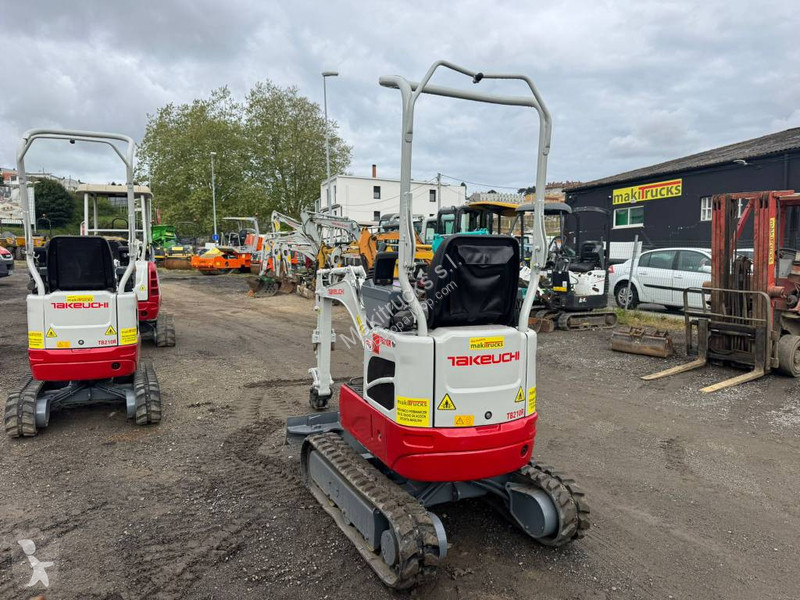 Rýpadlo Takeuchi TB210R