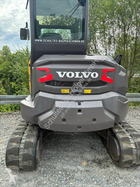 جرافة Volvo F