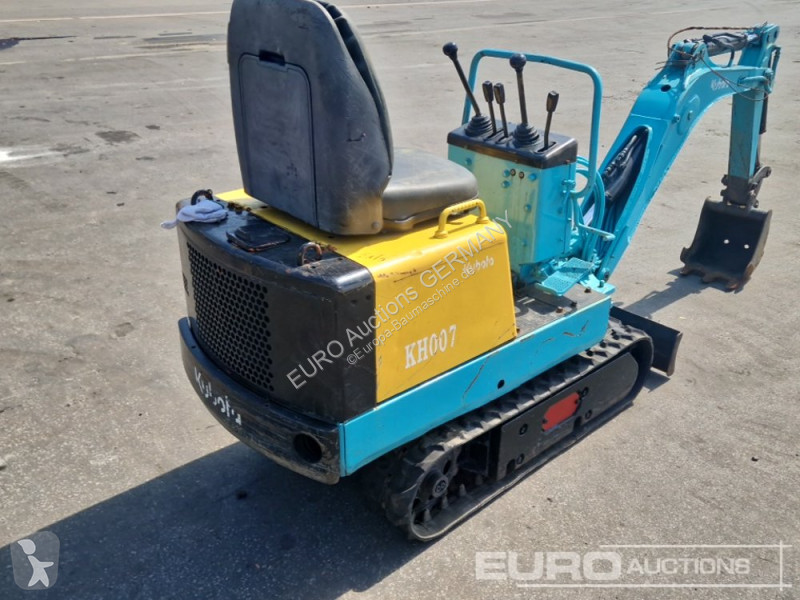 جرافة Kubota KH007