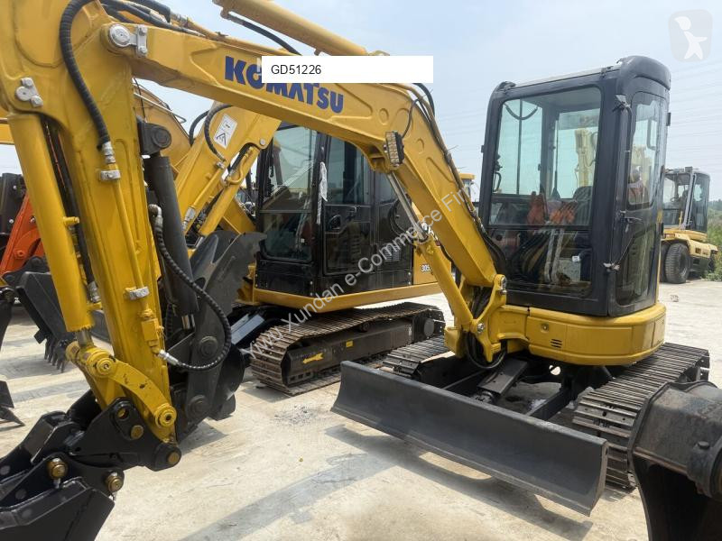 Lopatový nakládač Komatsu