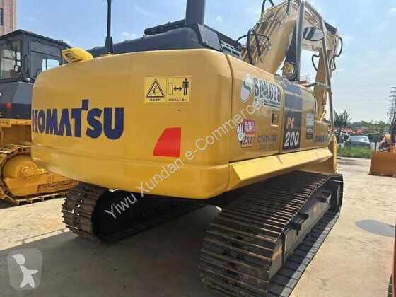 جرافة Komatsu 0-8