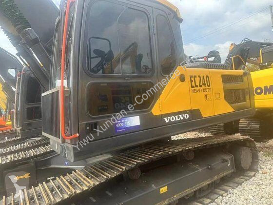 جرافة Volvo EC240