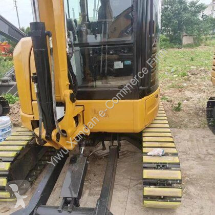 جرافة Caterpillar E